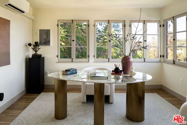 1825 Redesdale Avenue, Los Angeles, CA 90026