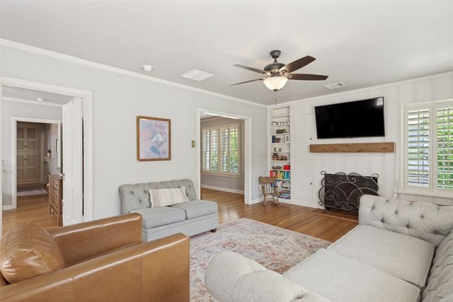 2316 Tremont Avenue, Fort Worth, TX 76107