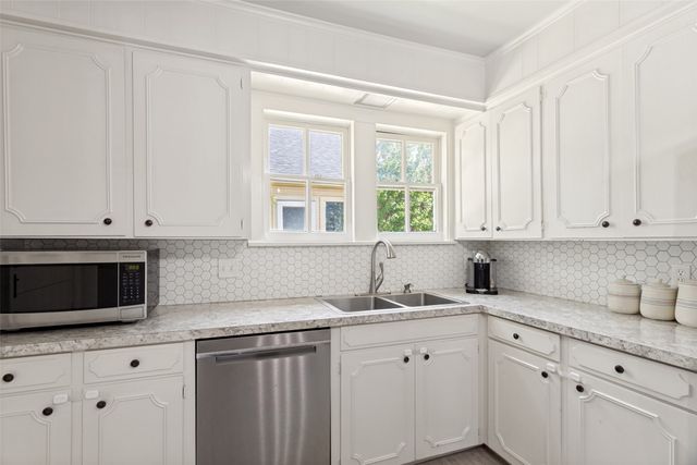 2316 Tremont Avenue, Fort Worth, TX 76107