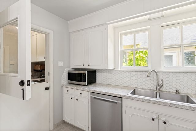 2316 Tremont Avenue, Fort Worth, TX 76107