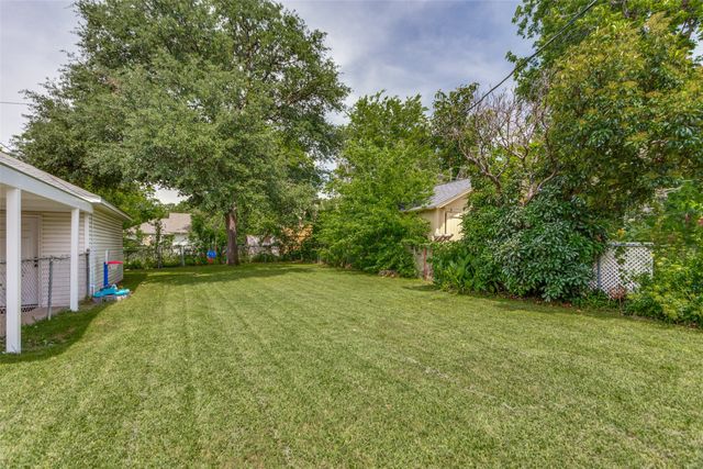2316 Tremont Avenue, Fort Worth, TX 76107