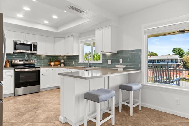 30194 White Wake Drive, Canyon Lake, CA 92587