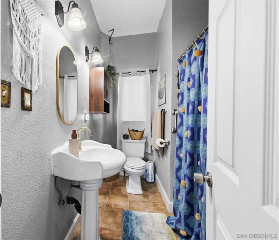 Image 12 of property listing at 2607 Darwin, Los Angeles, CA 90031