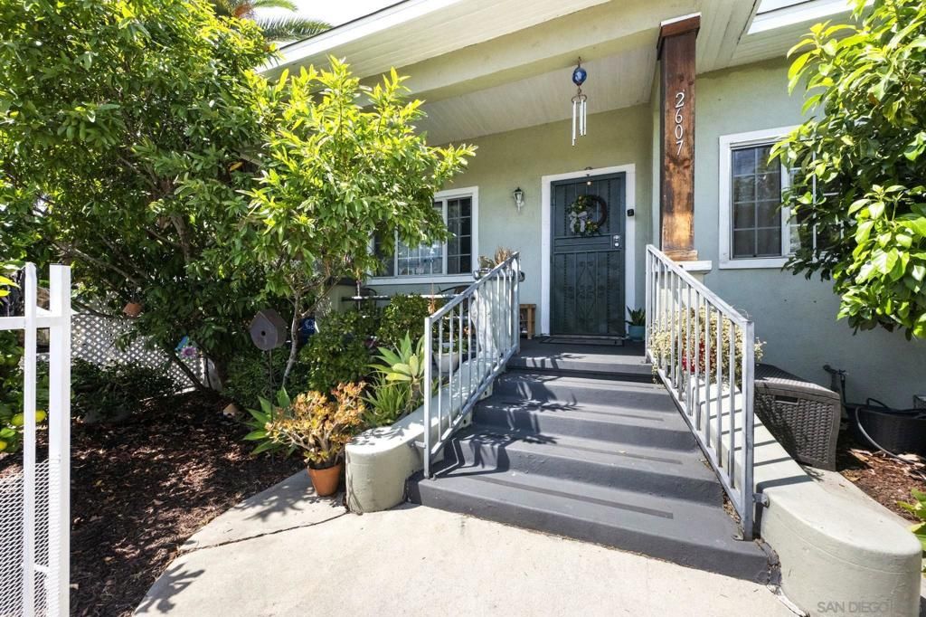 Image 2 of property listing at 2607 Darwin, Los Angeles, CA 90031