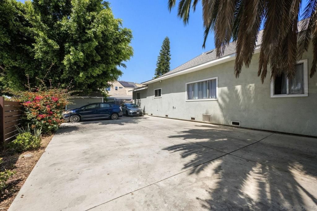 Image 34 of property listing at 2607 Darwin, Los Angeles, CA 90031