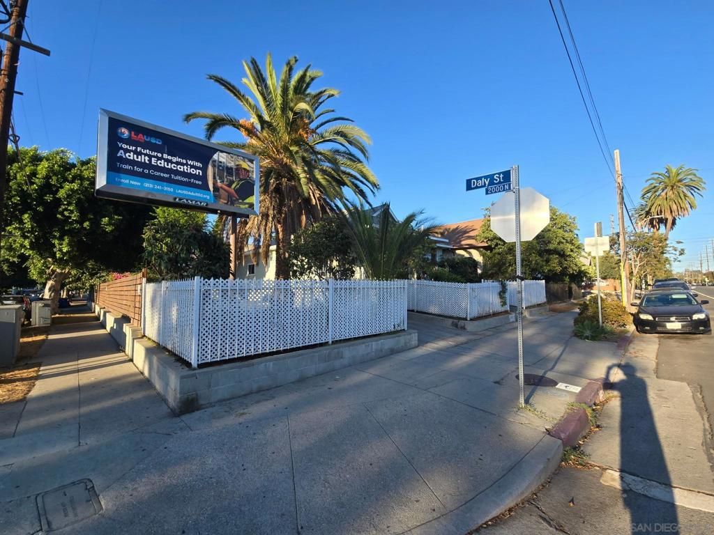 Image 54 of property listing at 2607 Darwin, Los Angeles, CA 90031