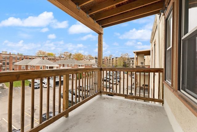 1718 Commonwealth Ave 8, Boston, MA 02135