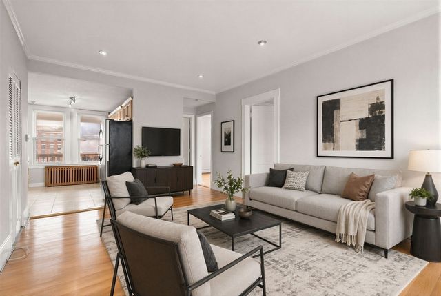 1718 Commonwealth Ave 8, Boston, MA 02135