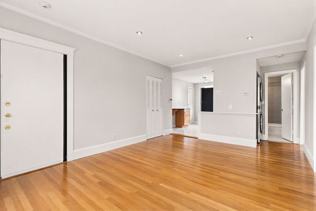 1718 Commonwealth Ave 8, Boston, MA 02135