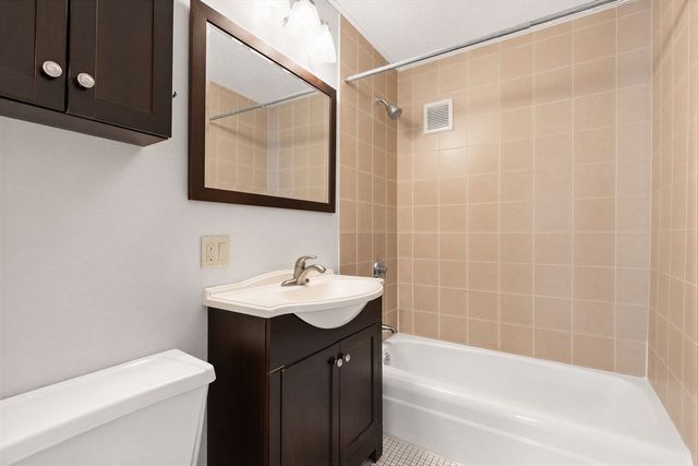 1718 Commonwealth Ave 8, Boston, MA 02135