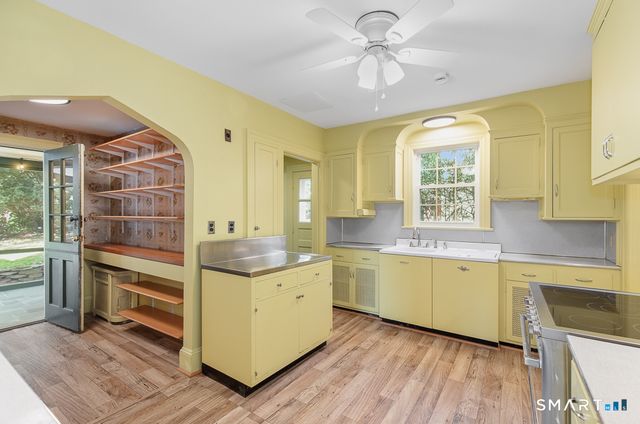 10 Vista Terrace, New Haven, CT 06515