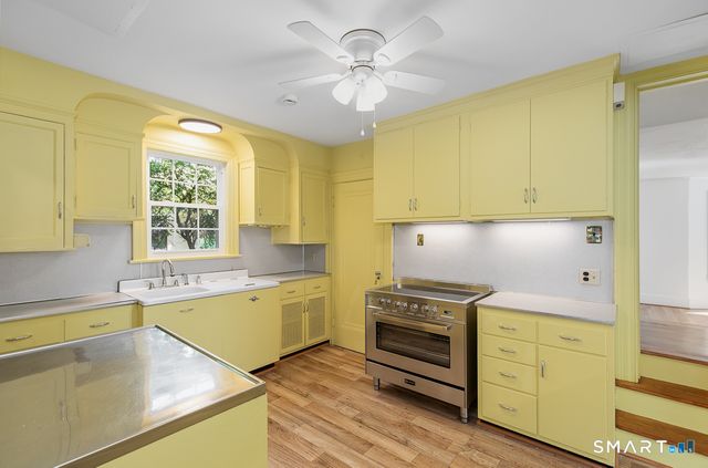 10 Vista Terrace, New Haven, CT 06515