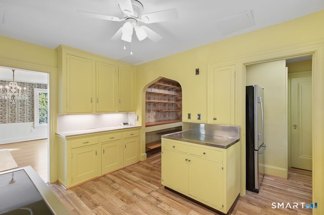 10 Vista Terrace, New Haven, CT 06515