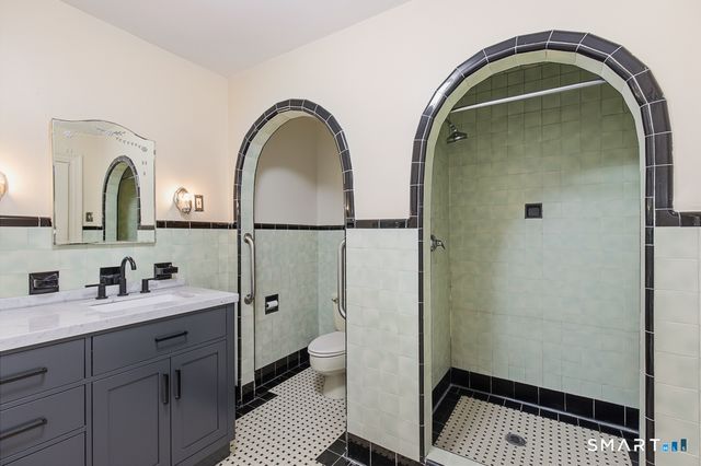 10 Vista Terrace, New Haven, CT 06515