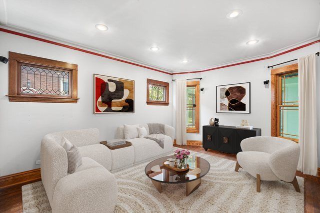 4938 N Hamlin Avenue, Chicago, IL 60625