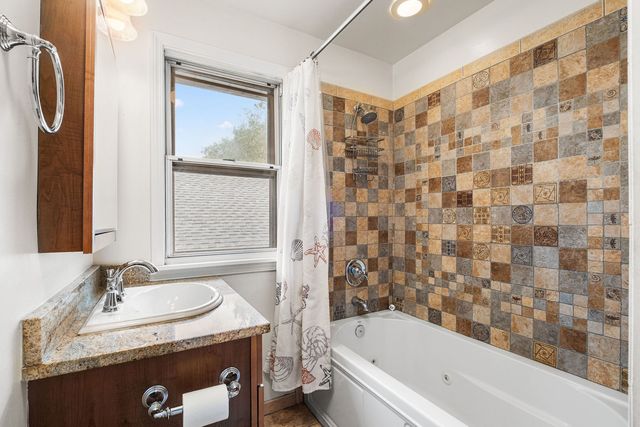 4938 N Hamlin Avenue, Chicago, IL 60625