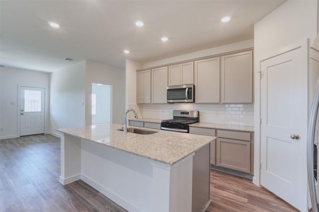3918 Windy Whisper Drive, Brookshire, TX 77423