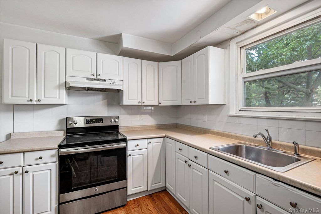 307 Old Country Road, Melville, NY 11747 — photo 5