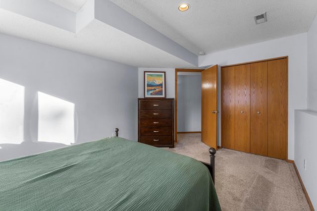 824 Winterberry Drive, Woodbury, MN 55125