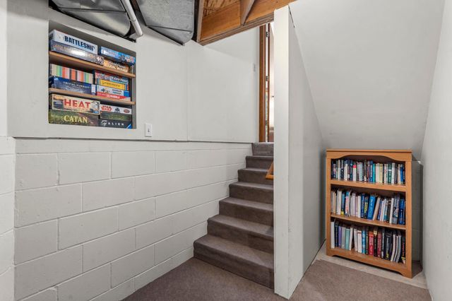 824 Winterberry Drive, Woodbury, MN 55125