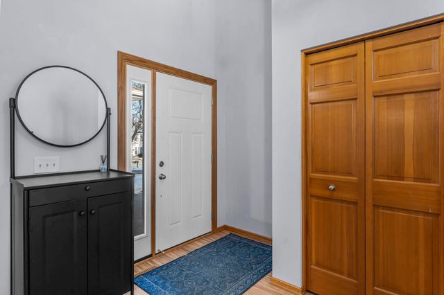 824 Winterberry Drive, Woodbury, MN 55125