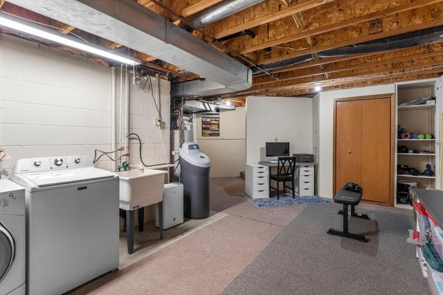 824 Winterberry Drive, Woodbury, MN 55125