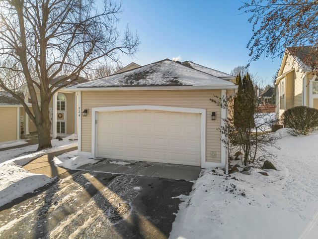 824 Winterberry Drive, Woodbury, MN 55125