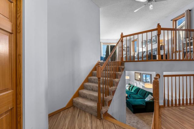 824 Winterberry Drive, Woodbury, MN 55125