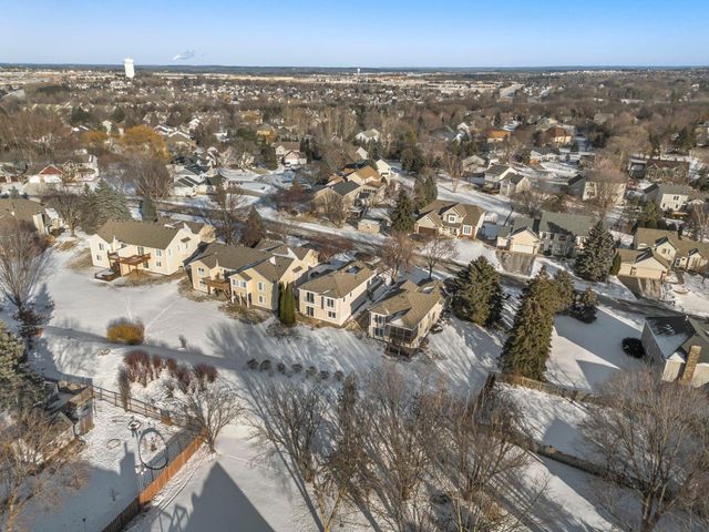 824 Winterberry Drive, Woodbury, MN 55125