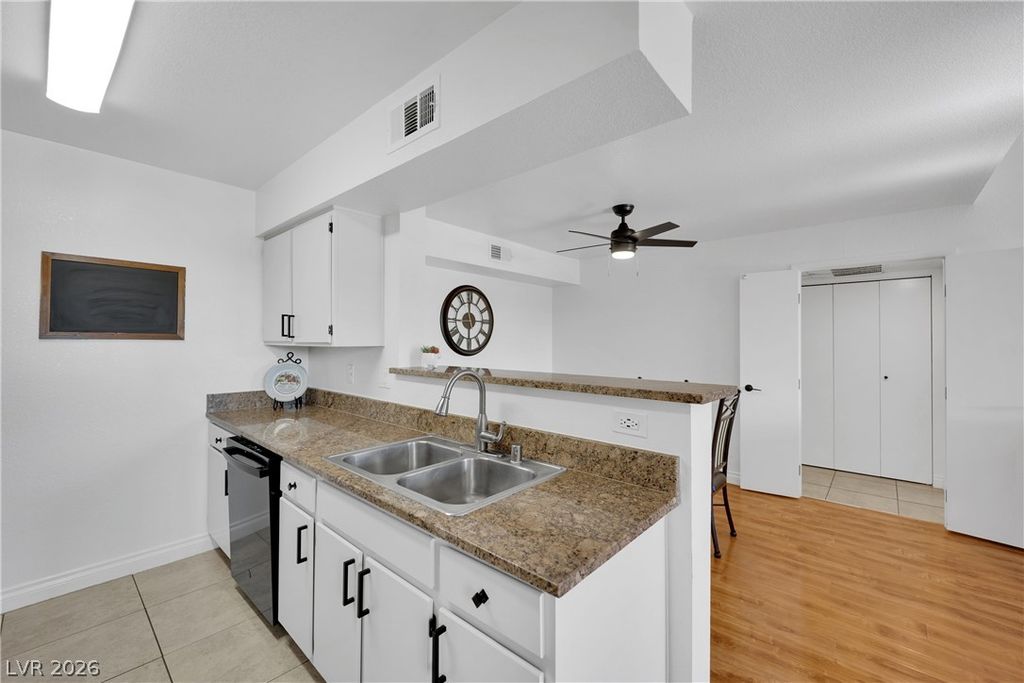 Image 10 of property listing at 8101 West Flamingo Road 2060, Las Vegas, NV 89147