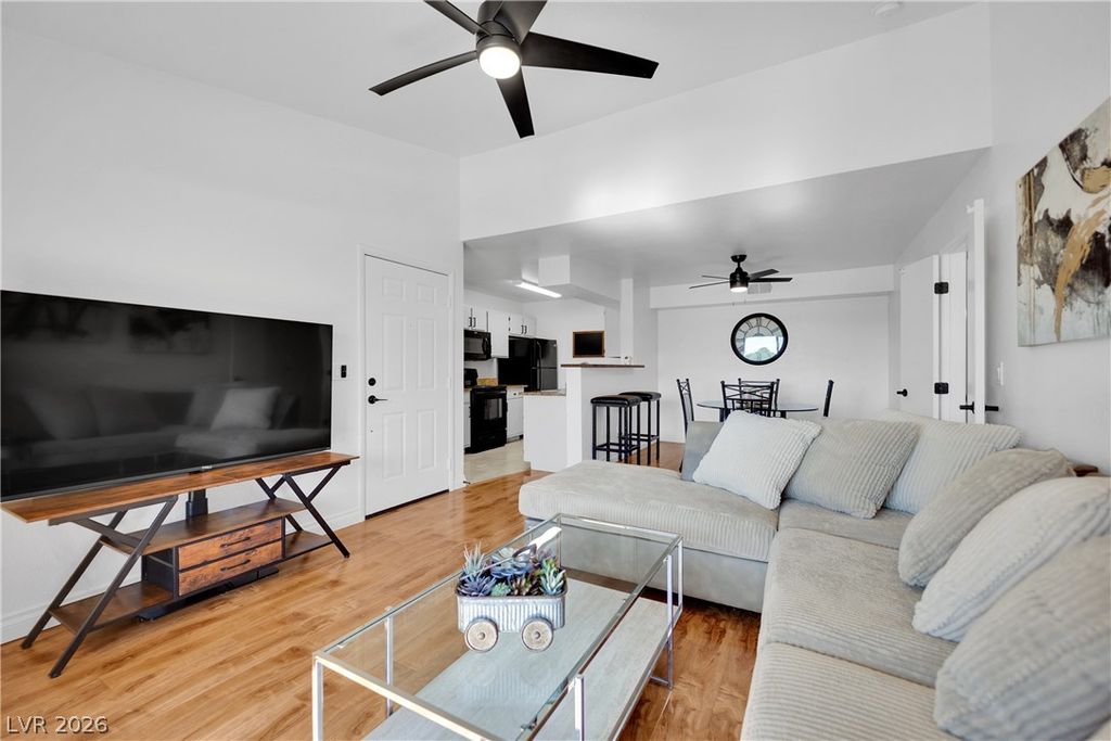 Image 7 of property listing at 8101 West Flamingo Road 2060, Las Vegas, NV 89147
