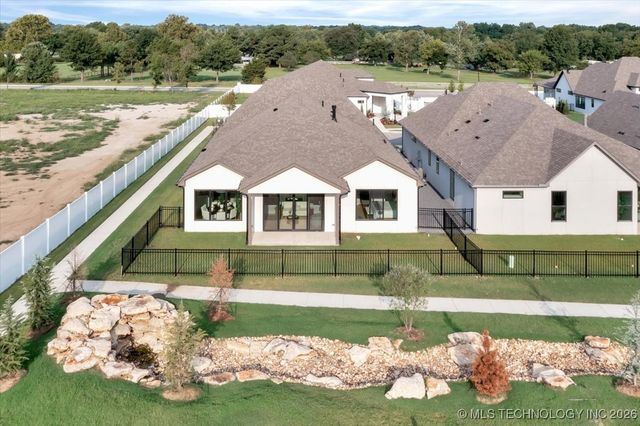 1203 N 71st Place, Broken Arrow, OK 74014