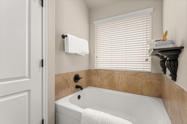 215 Choke Canyon LN, Georgetown, TX 78628