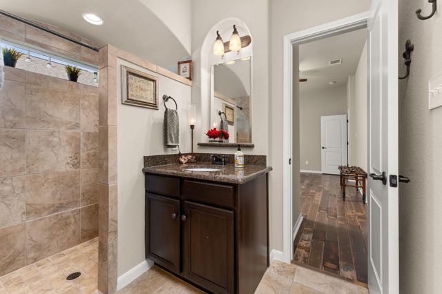 215 Choke Canyon LN, Georgetown, TX 78628