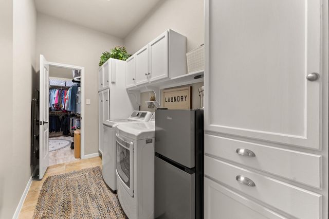215 Choke Canyon LN, Georgetown, TX 78628