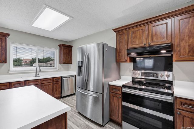 7927 HILLTOP CRST, San Antonio, TX 78251