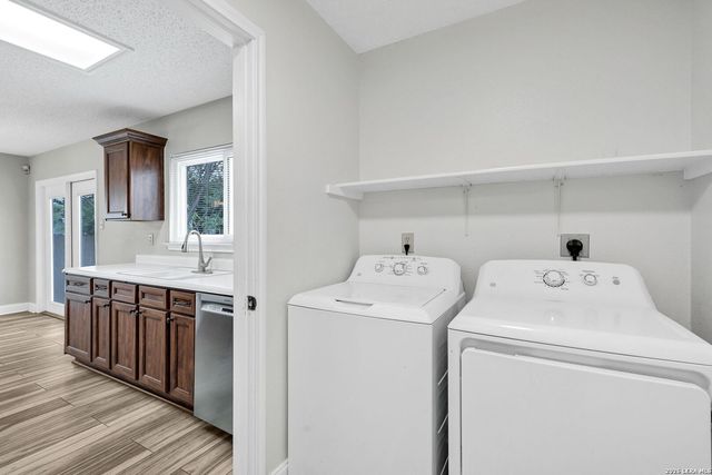7927 HILLTOP CRST, San Antonio, TX 78251