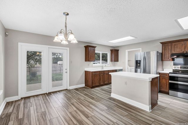7927 HILLTOP CRST, San Antonio, TX 78251