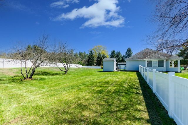 27 Primrose Lane, Concord, NH 03303