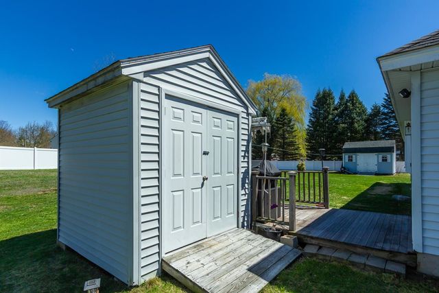 27 Primrose Lane, Concord, NH 03303