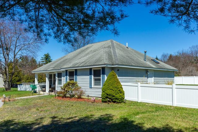 27 Primrose Lane, Concord, NH 03303