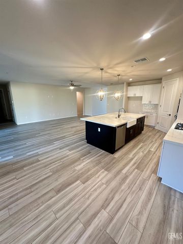 10012 Fort Sanders Avenue, Bakersfield, CA 93311