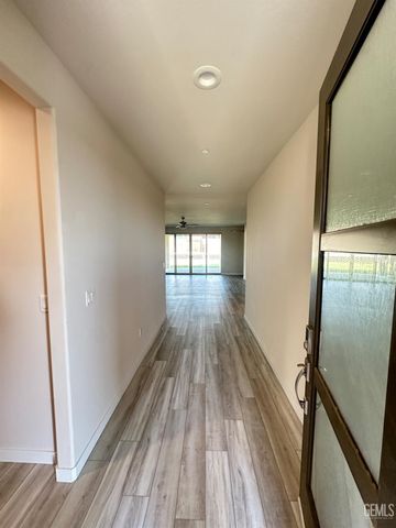 10012 Fort Sanders Avenue, Bakersfield, CA 93311