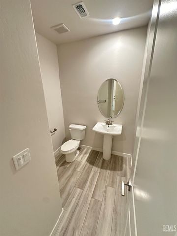 10012 Fort Sanders Avenue, Bakersfield, CA 93311