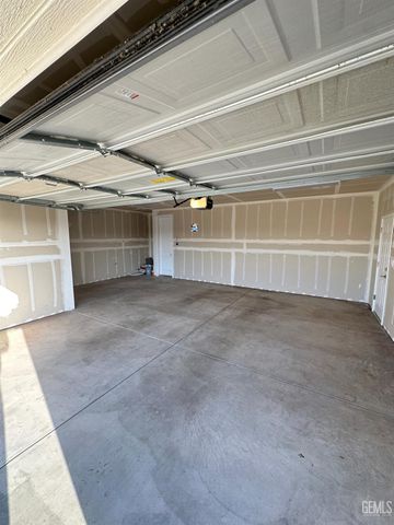 10012 Fort Sanders Avenue, Bakersfield, CA 93311