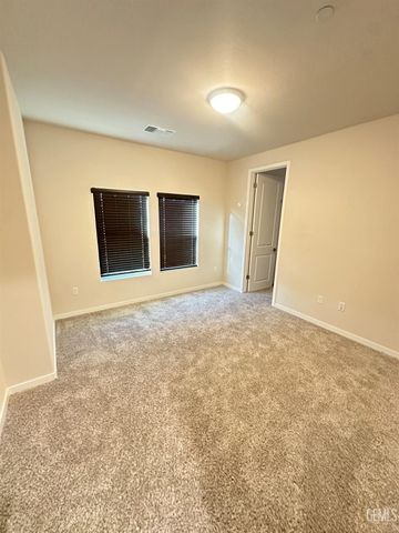 10012 Fort Sanders Avenue, Bakersfield, CA 93311