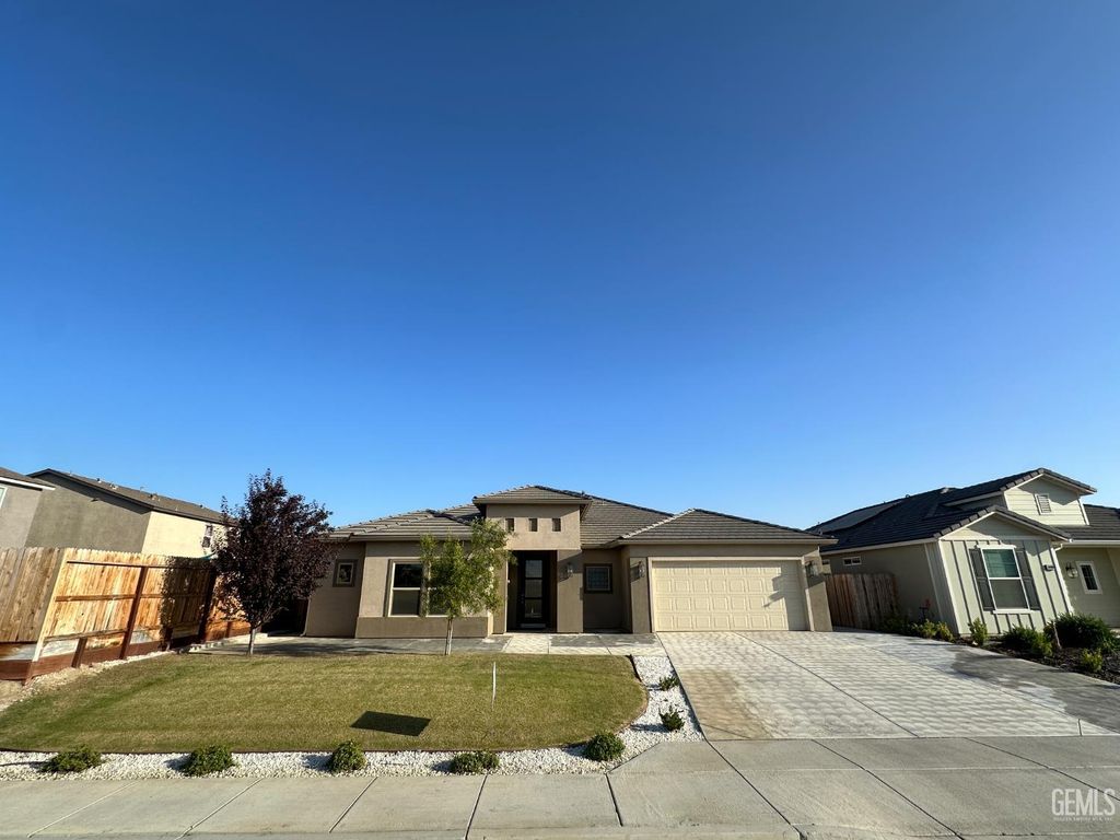 10012 Fort Sanders Avenue, Bakersfield, CA 93311