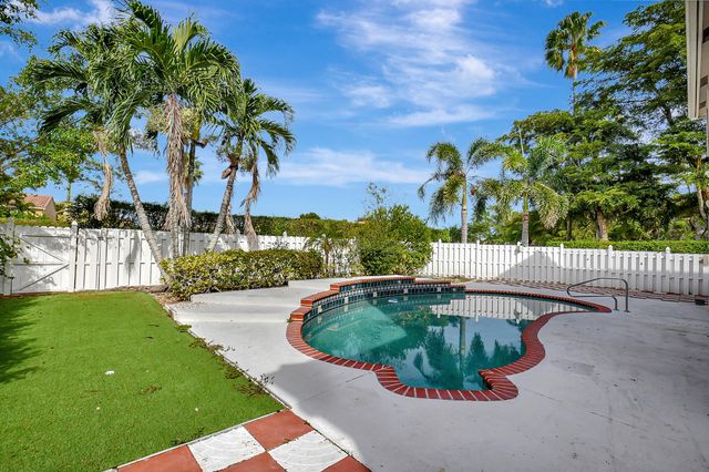 7555 CEDAR HURST Court, Greenacres, FL 33467