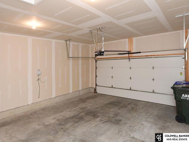 4452 Leawood Drive, Bellevue, NE 68123