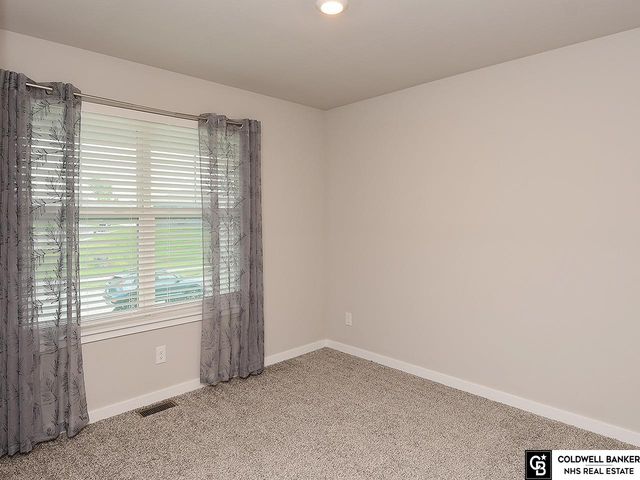 4452 Leawood Drive, Bellevue, NE 68123
